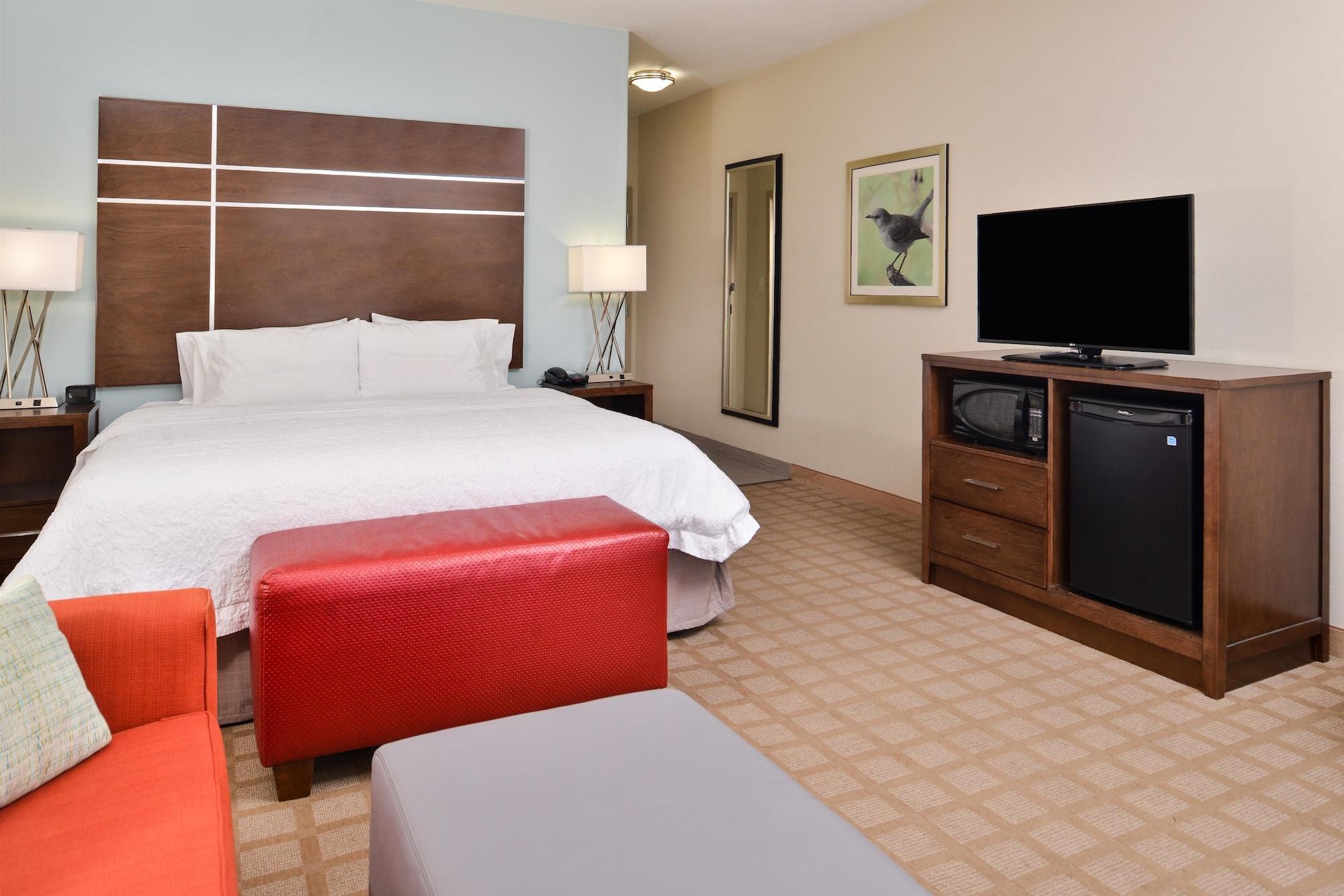 Hampton Inn And Suites Hutto Exterior photo