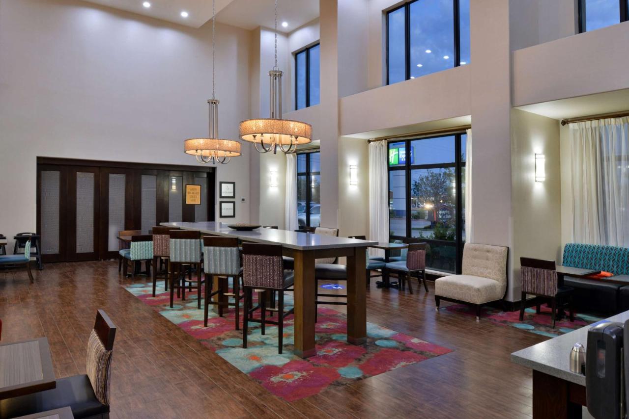Hampton Inn And Suites Hutto Exterior photo