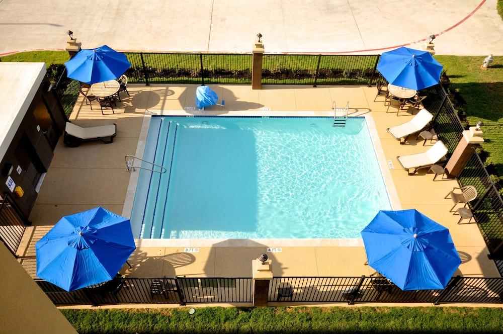 Hampton Inn And Suites Hutto Exterior photo