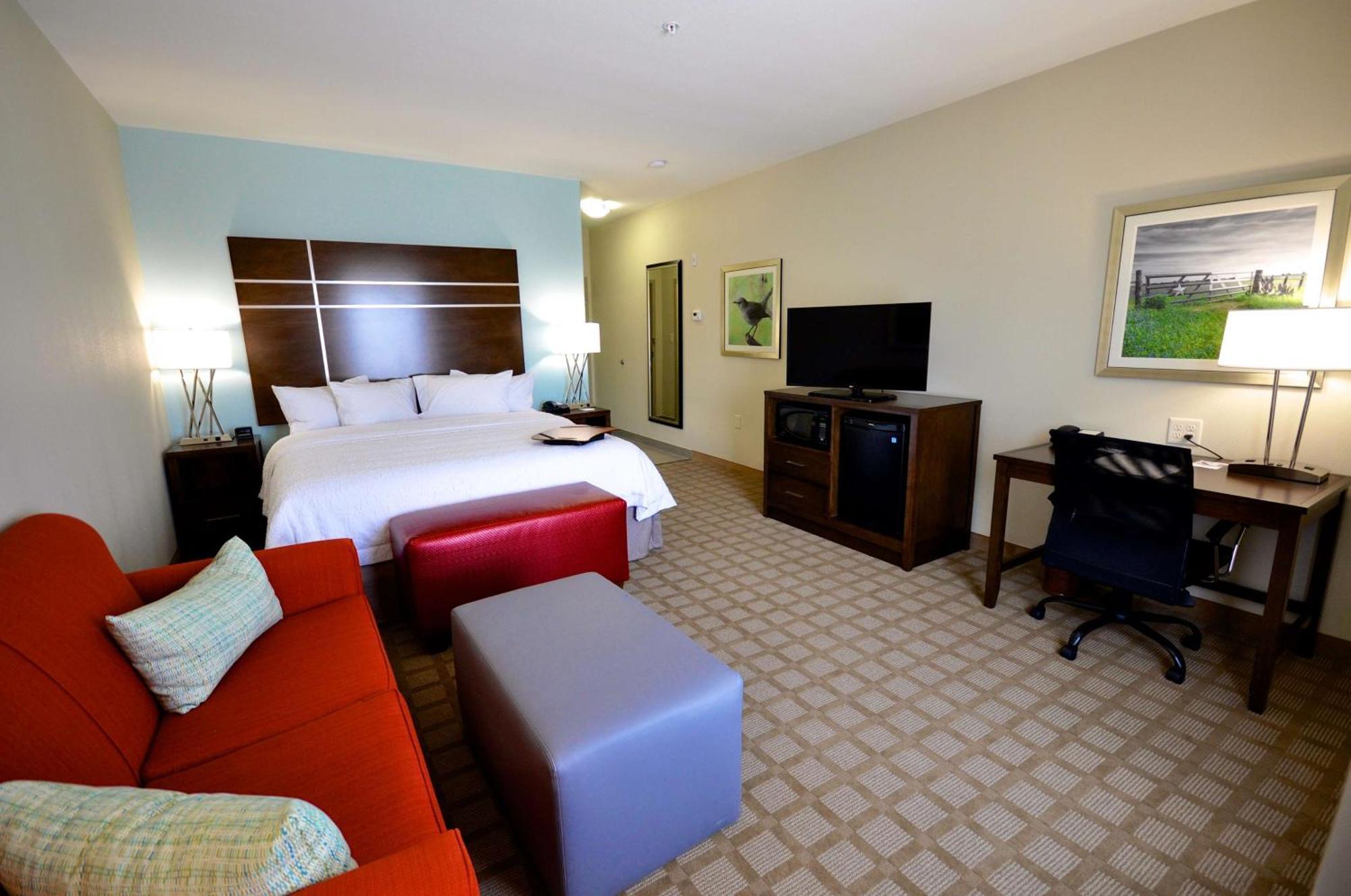 Hampton Inn And Suites Hutto Exterior photo