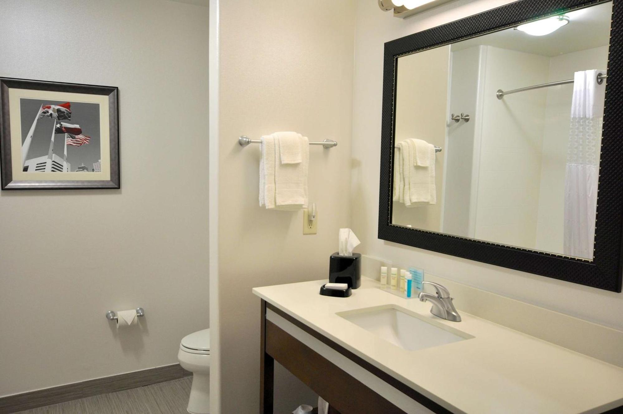 Hampton Inn And Suites Hutto Exterior photo