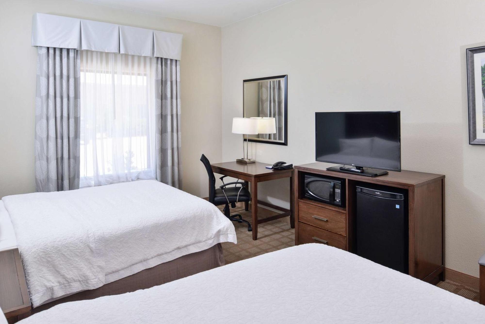 Hampton Inn And Suites Hutto Exterior photo