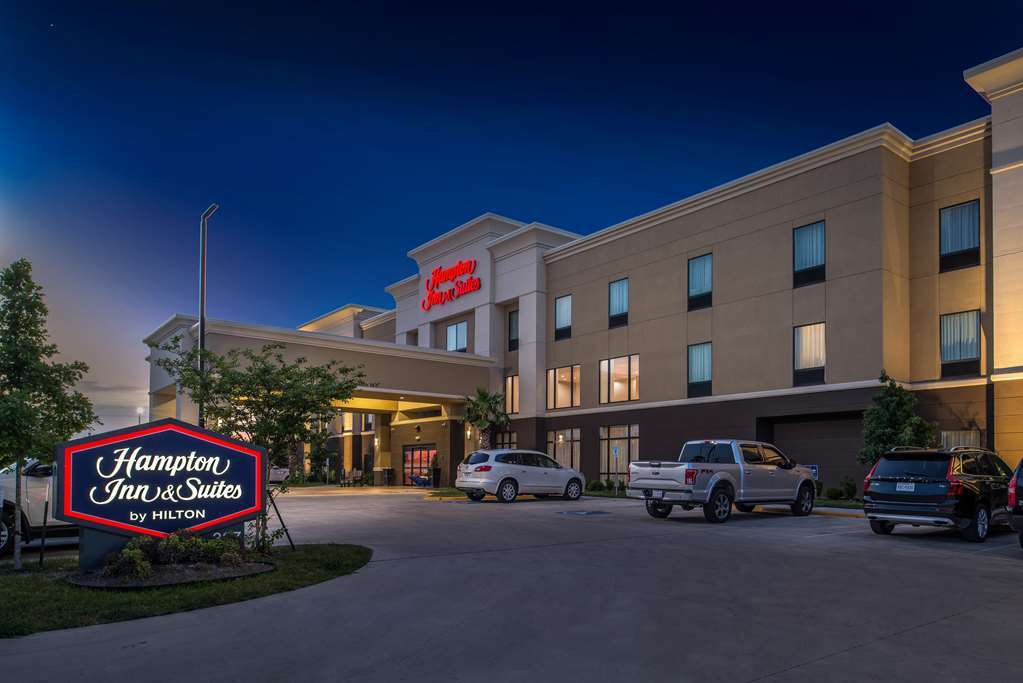 Hampton Inn And Suites Hutto Exterior photo